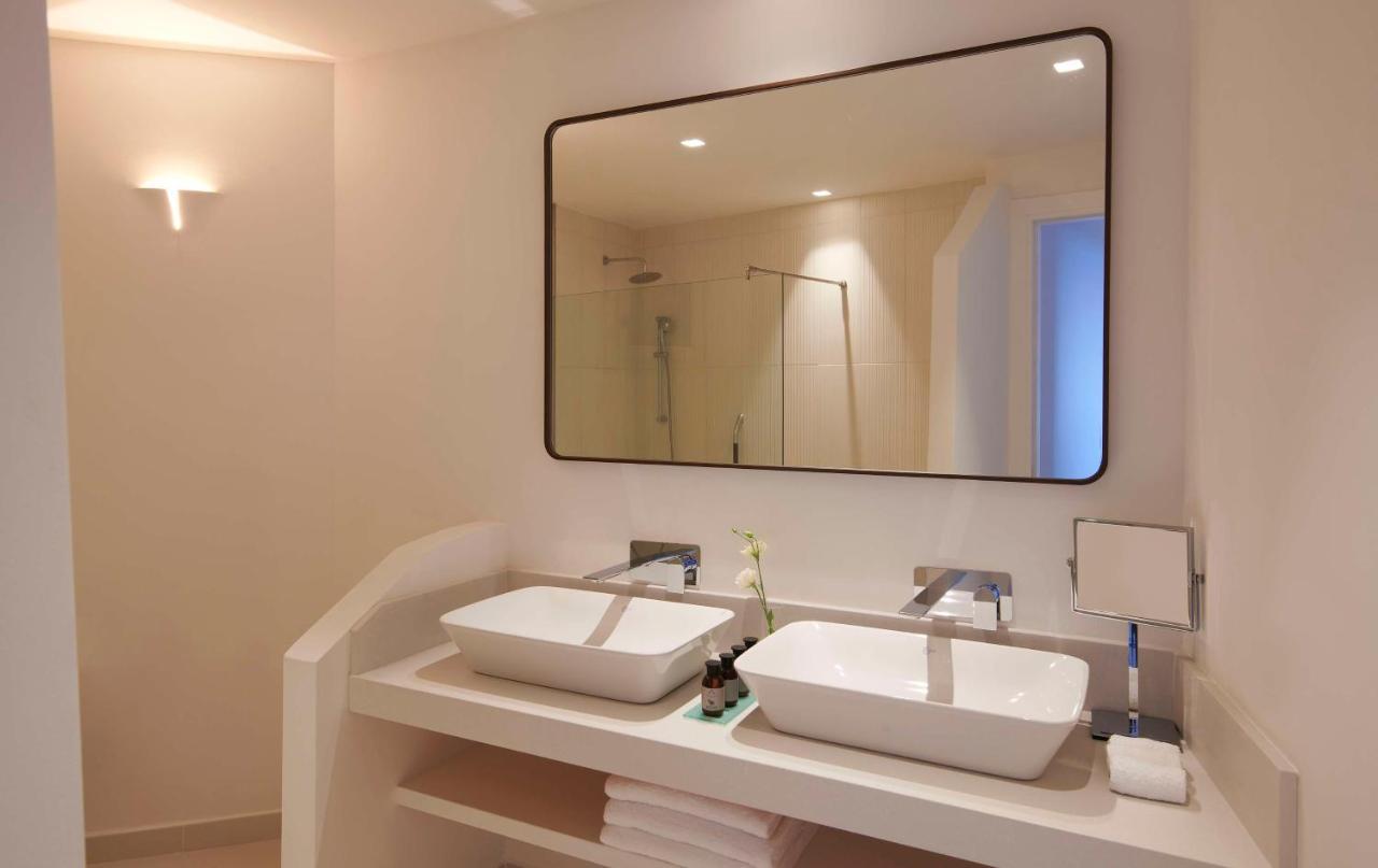 Baia Di Chia Resort Sardinia, Curio Collection By Hilton Buitenkant foto