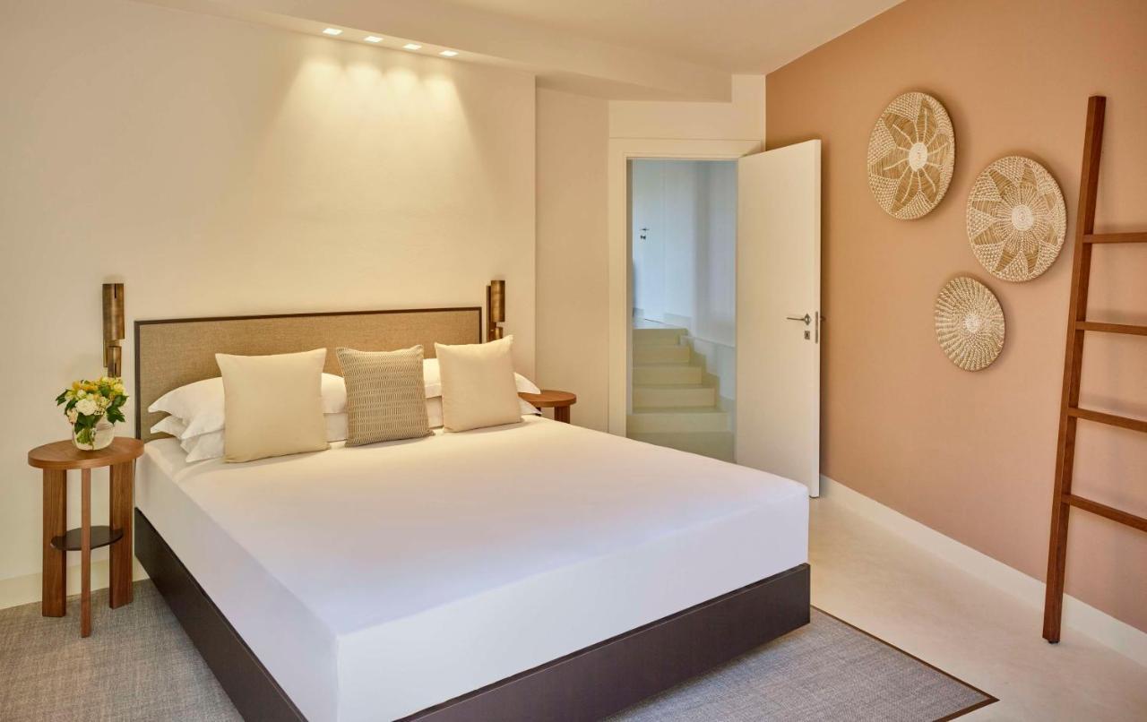 Baia Di Chia Resort Sardinia, Curio Collection By Hilton Buitenkant foto