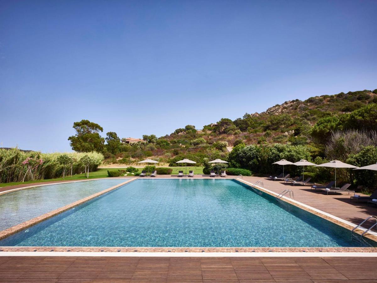 Baia Di Chia Resort Sardinia, Curio Collection By Hilton Buitenkant foto
