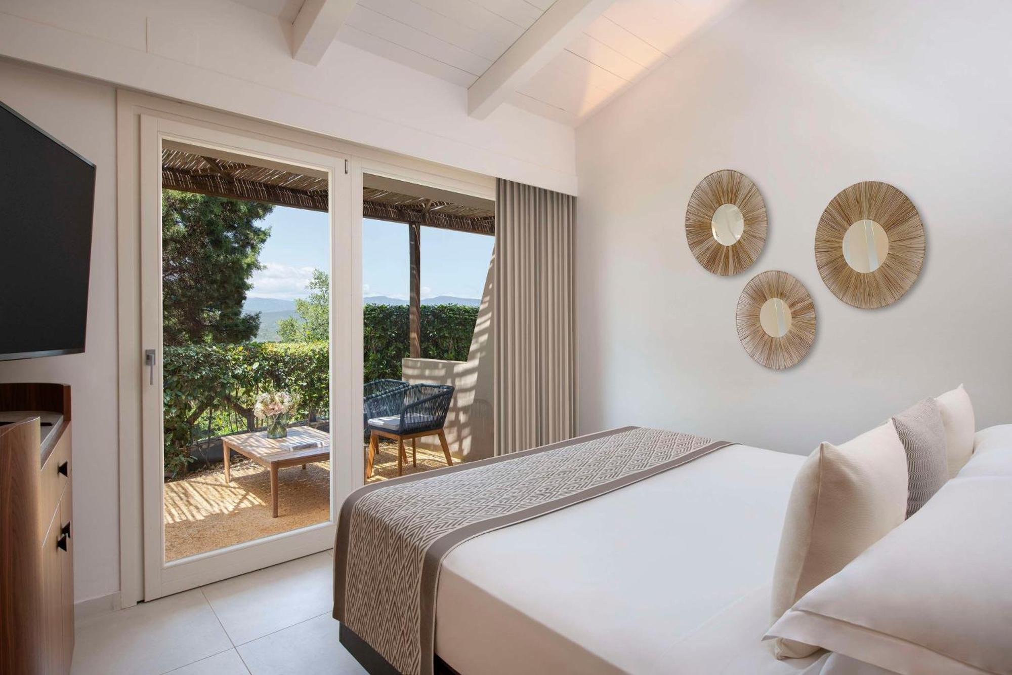 Baia Di Chia Resort Sardinia, Curio Collection By Hilton Buitenkant foto